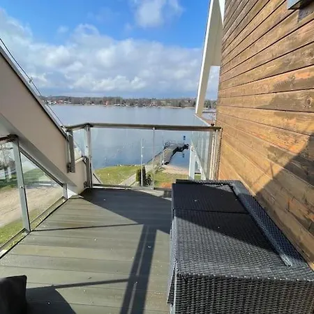 Z Widokiem Na Jezioro